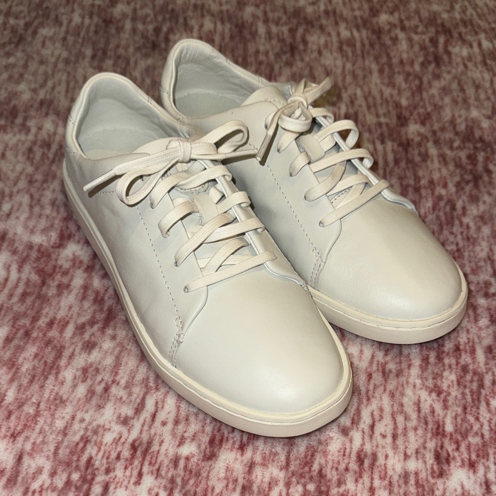New Women’s OluKai Classic Pehuea Lī ‘Ili White Leather Sneakers Sizes 7, 8 & 9